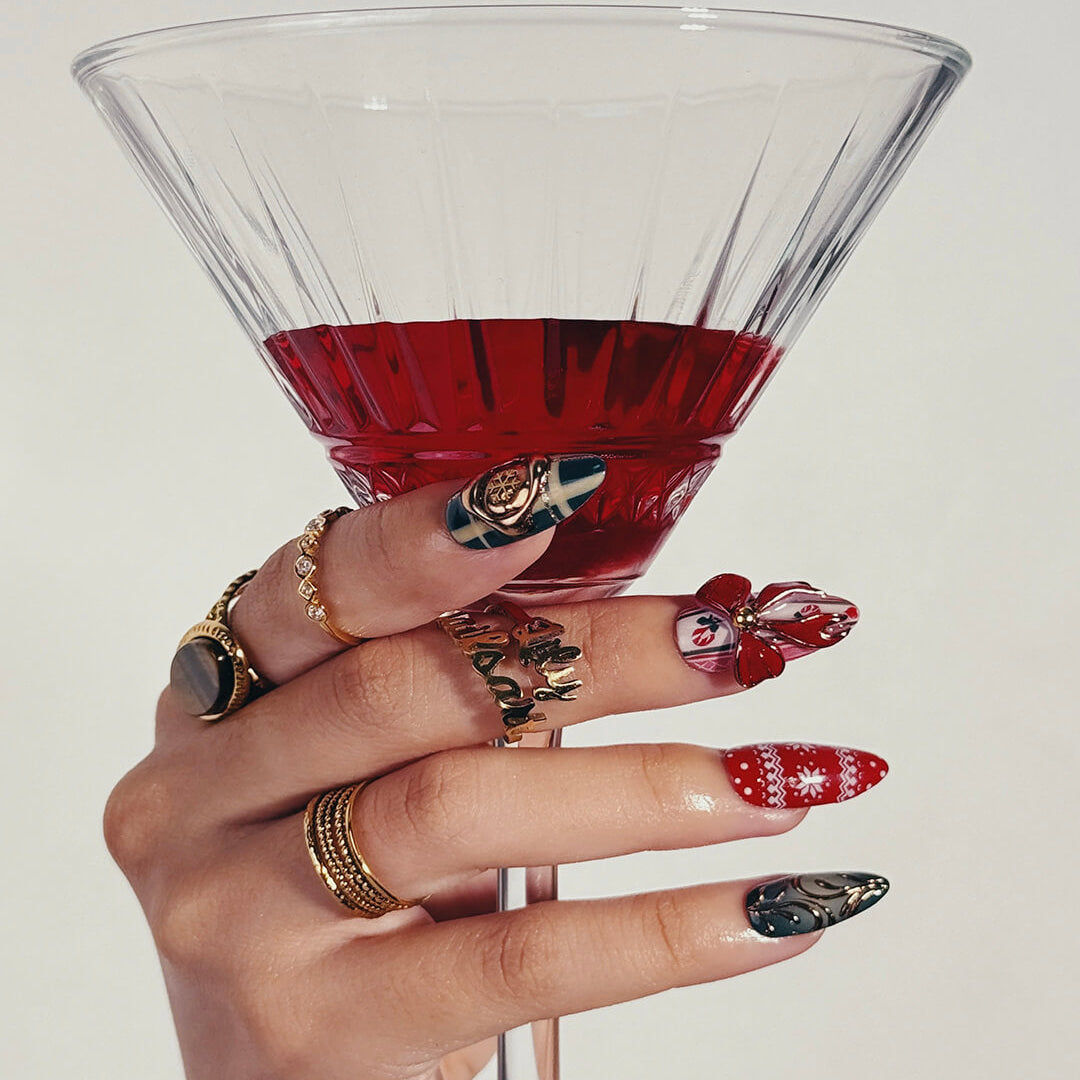 3D maximalist Christmas press-on nails with plaid, ornaments, snowflakes, and bows in red, green, and gold — handmade nail art, luxury press-on nails, reusable false nails, perfect for holiday glam or festive gifts.