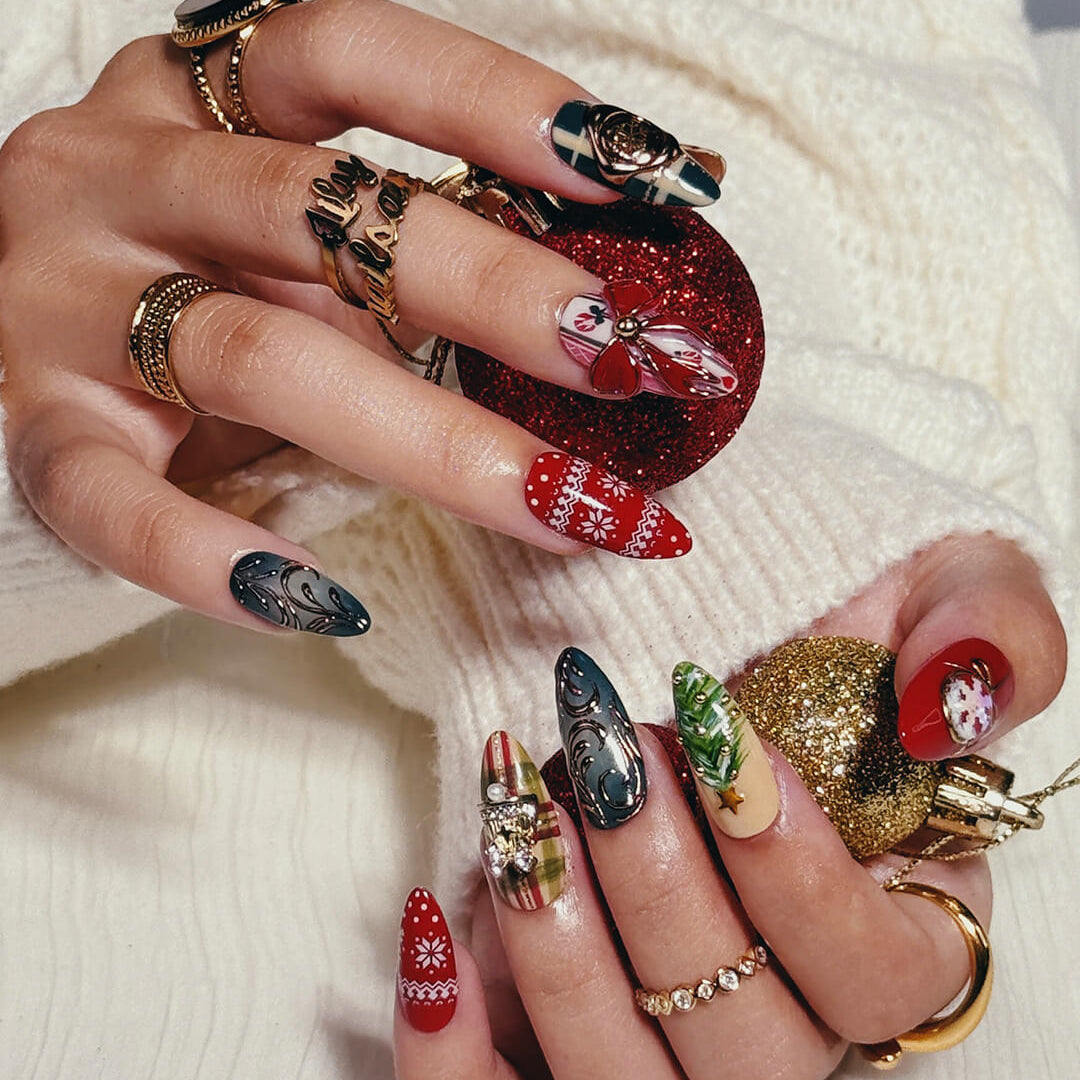 3D maximalist Christmas press-on nails with plaid, ornaments, snowflakes, and bows in red, green, and gold — handmade nail art, luxury press-on nails, reusable false nails, perfect for holiday glam or festive gifts.
