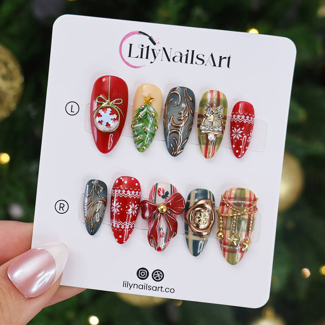 3D maximalist Christmas press-on nails with plaid, ornaments, snowflakes, and bows in red, green, and gold — handmade nail art, luxury press-on nails, reusable false nails, perfect for holiday glam or festive gifts.