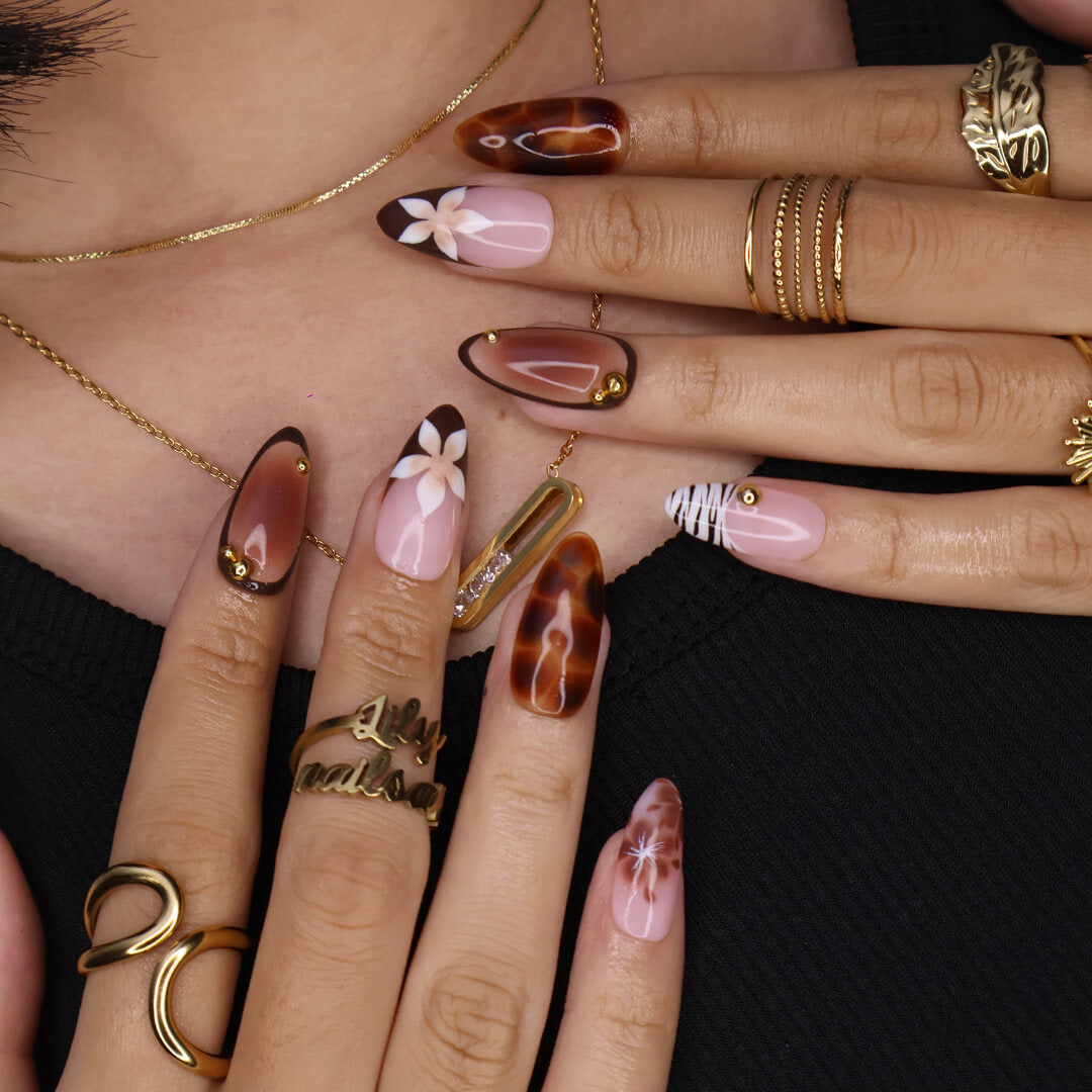 HOW TO APPLY & REMOVE YOUR NAILS