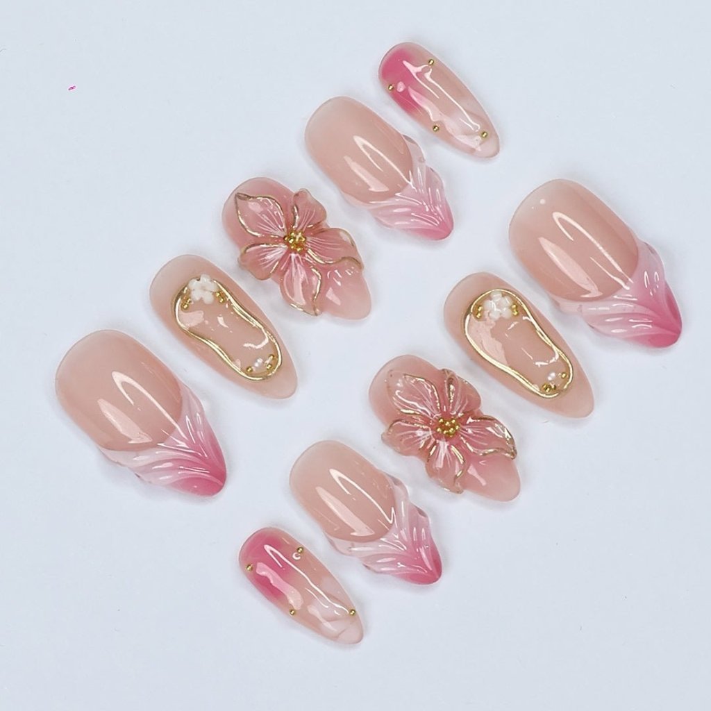 gold presson nail art chrome presson nails salon perfect press on nails wedding party nails bridesmaids nails custom nails spring presson nails spring collection spring fake nails spring nail art