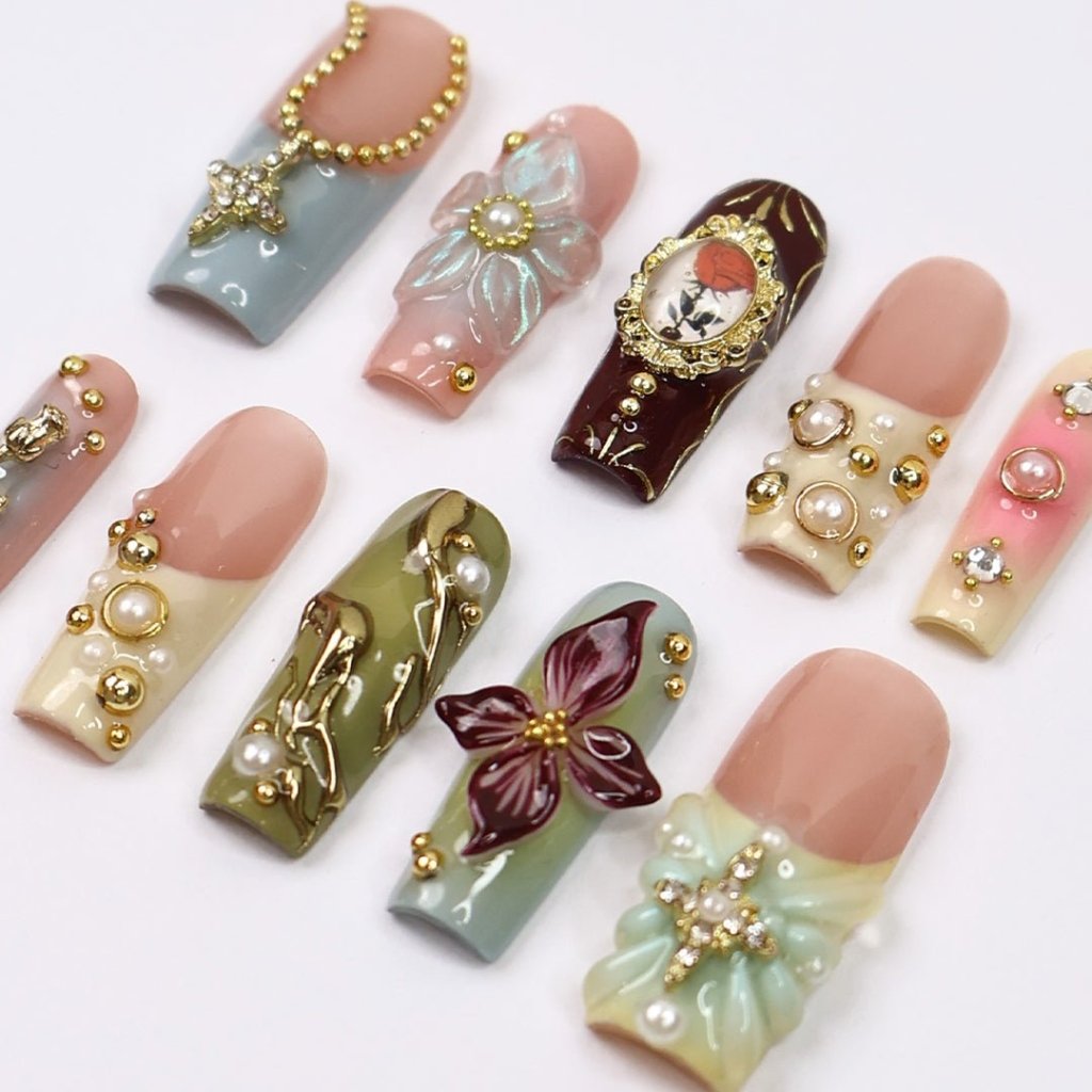 3D maximalist luxury press on nails with vintage floral charms, star and pearl embellishments, baroque frame, and pastel tones — handmade gel nails, false nails, elegant nail art design, perfect for weddings, parties, birthday, holiday , vacation