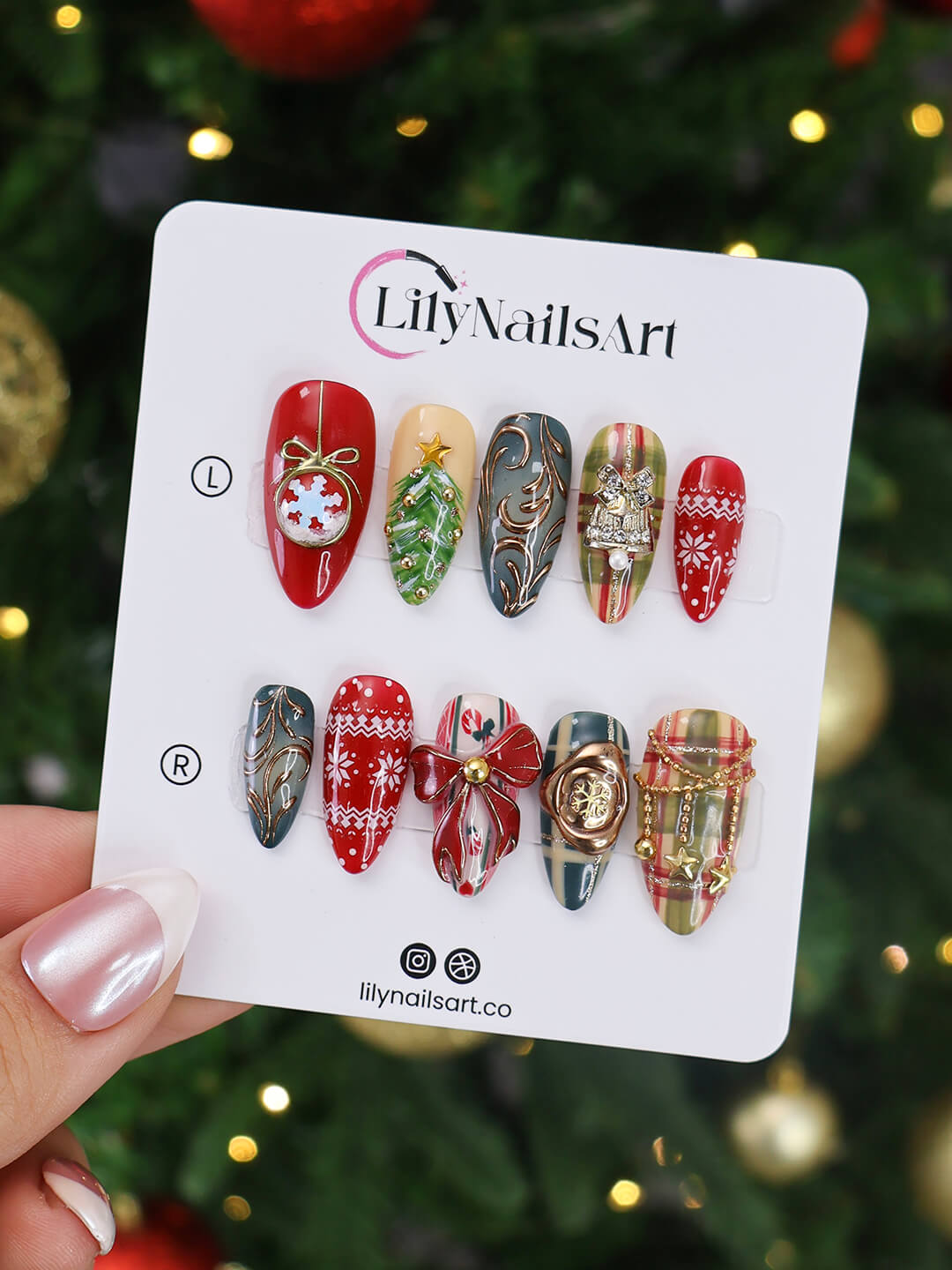 3D maximalist Christmas press-on nails with plaid, ornaments, snowflakes, and bows in red, green, and gold — handmade nail art, luxury press-on nails, reusable false nails, perfect for holiday glam or festive gifts.