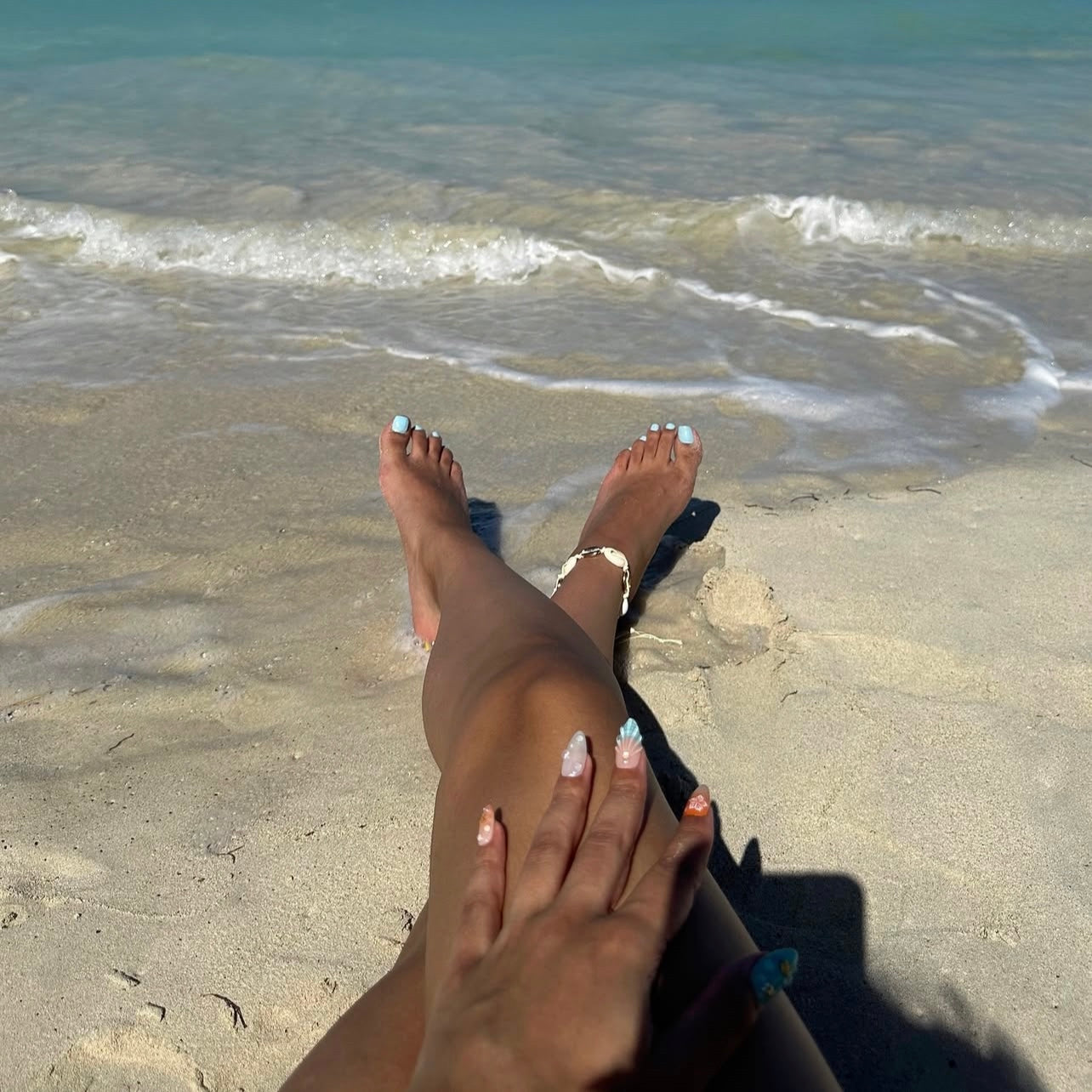 Handmade Tropical Ocean Press-On Nails – vibrant blue and coral tones with 3D seashells, flowers, starfish, and pearl accents. Perfect for  summer holidays, birthdays, vacations, or as a unique gift for her.