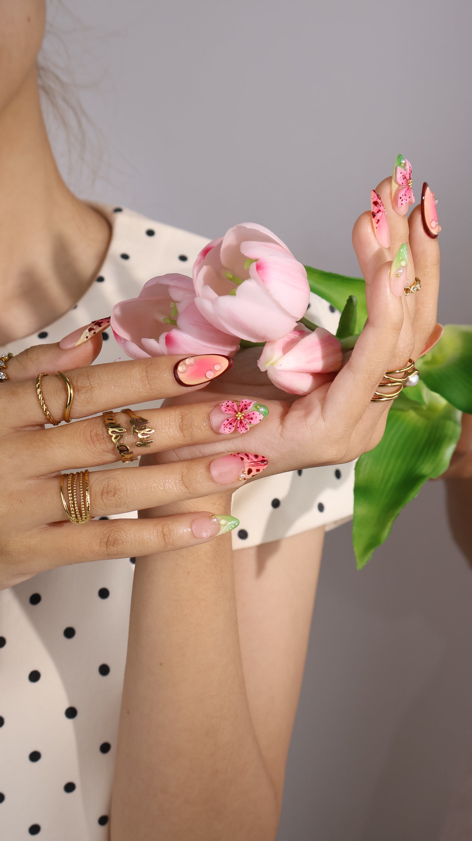 YOUR #1 NAILTECH FOR HANDMADE PRESS ON NAILS mobile