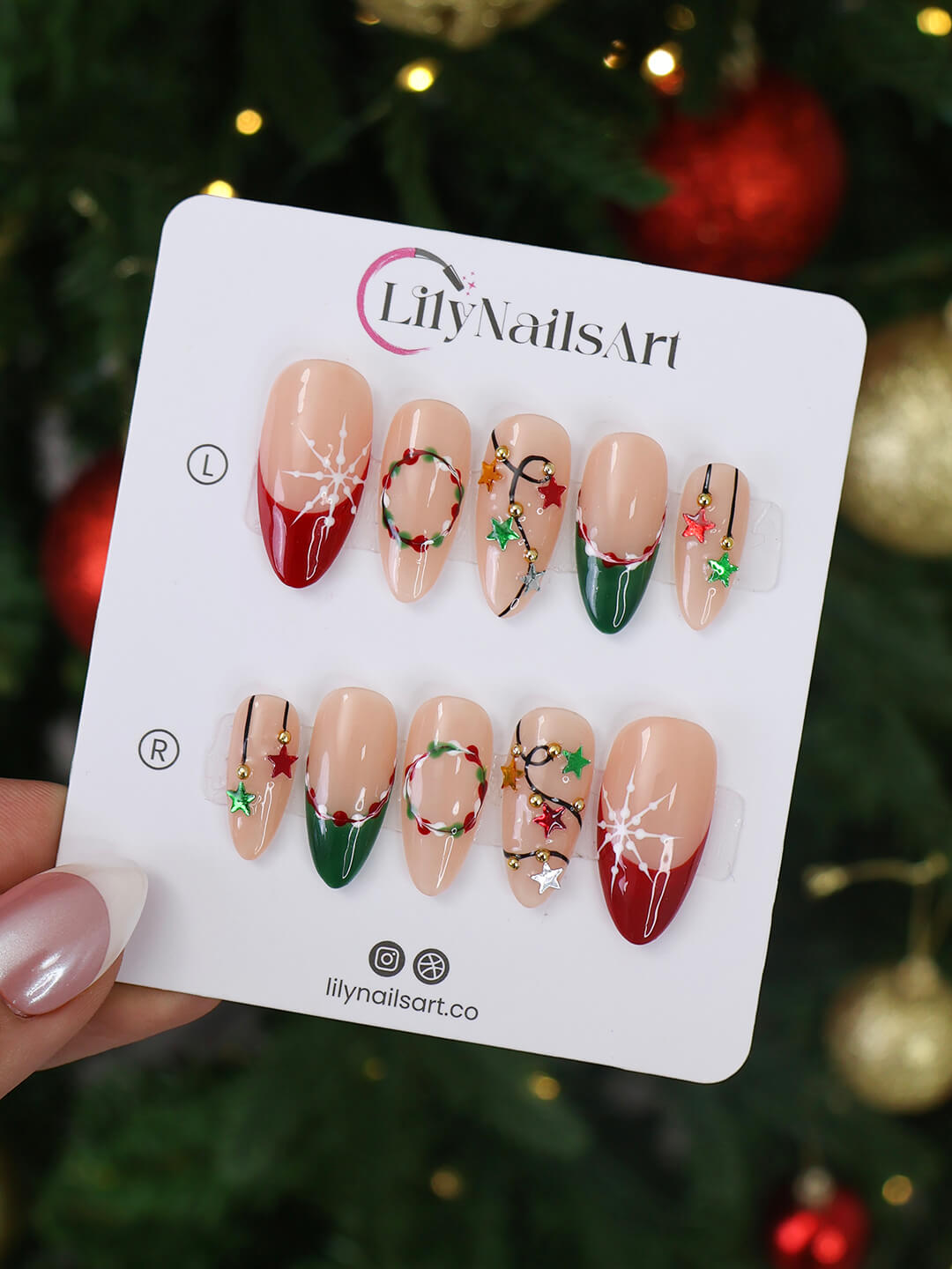 3D Christmas press on nails with red and green French tips, embellished with star garlands, metallic charms, and hand-painted snowflakes — festive holiday fake nails, reusable false nails, handmade nail art, custom pressons for winter, party or gift ideas