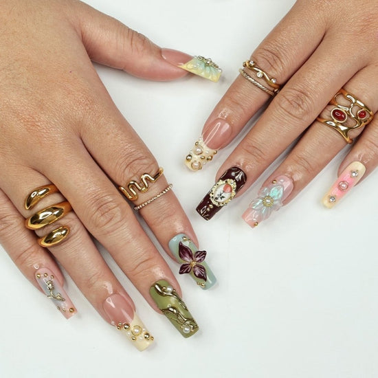 3D maximalist luxury press on nails with vintage floral charms, star and pearl embellishments, baroque frame, and pastel tones — handmade gel nails, false nails, elegant nail art design, perfect for weddings, parties, birthday, holiday , vacation