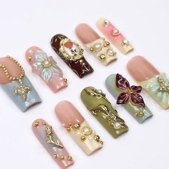 3D maximalist luxury press on nails with vintage floral charms, star and pearl embellishments, baroque frame, and pastel tones — handmade gel nails, false nails, elegant nail art design, perfect for weddings, parties, birthday, holiday , vacation