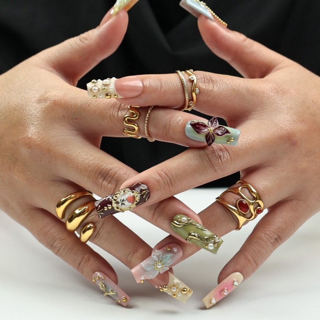 3D maximalist luxury press on nails with vintage floral charms, star and pearl embellishments, baroque frame, and pastel tones — handmade gel nails, false nails, elegant nail art design, perfect for weddings, parties, birthday, holiday , vacation