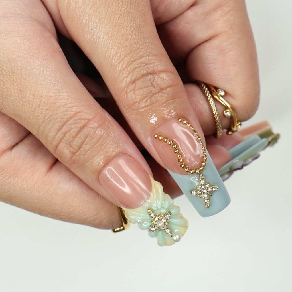 3D maximalist luxury press on nails with vintage floral charms, star and pearl embellishments, baroque frame, and pastel tones — handmade gel nails, false nails, elegant nail art design, perfect for weddings, parties, birthday, holiday , vacation