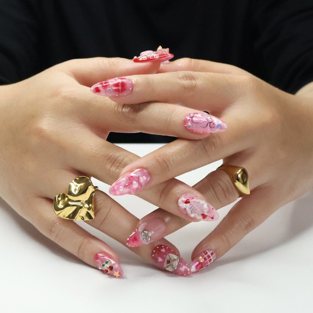 Kiss Me XO | Handmade Press On Nails by lilynailsart.co – LILY