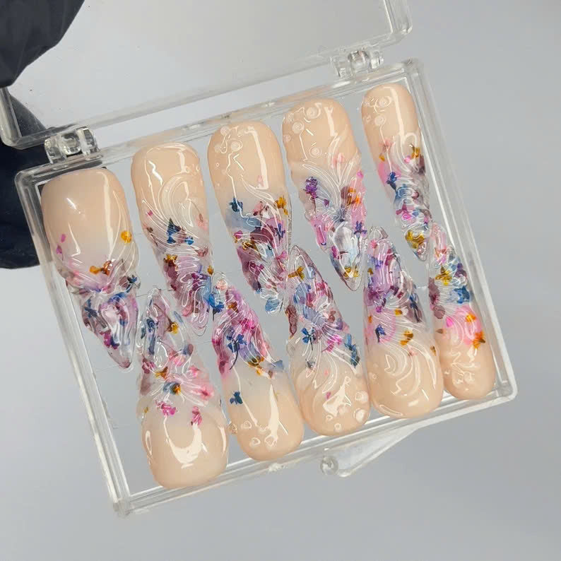 Natural press on nail beautiful press on nail pres on nail fak nails fake nails glue on nails minimalist press on nails elegant press on nails